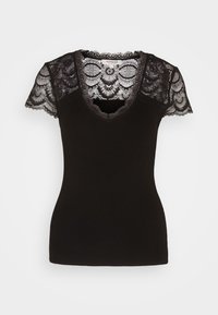 Camiseta negra con textura acanalada y mangas cortas de encaje. El encaje presenta un patrón floral. Textura suave y diseño ajustado.