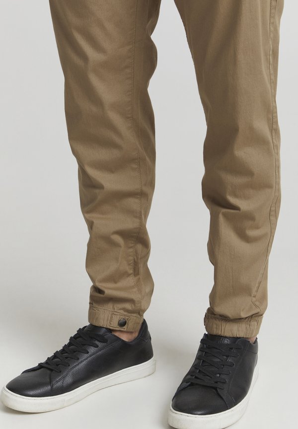 SDBOD REGULAR FIT - Trousers - sand2