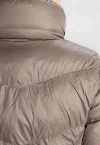 edc by Esprit Dunfrakker - taupe