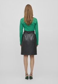 VILA A-linjekjol - black