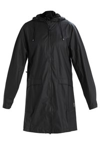 Long imperméable noir avec capuche, fermeture éclair frontale, cordons et deux poches à rabat, conçu pour une couverture complète des bras et des cuisses.