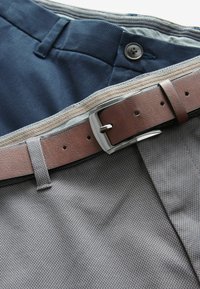 Next BELTED STRETCH 2 PACK- SLIM FIT - Vászonnadrágok - navy grey