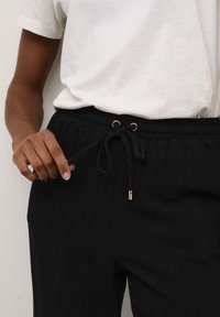 Kaffe LINY  - Kelnės - black deep