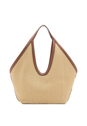 Sac fourre-tout tissé beige avec garniture en cuir marron et anses, présentant une forme triangulaire large et arrondie.