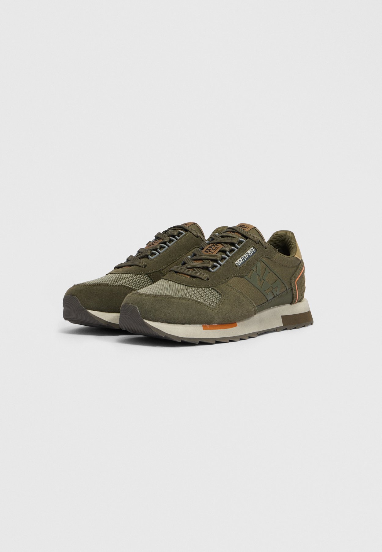 Sneaker low