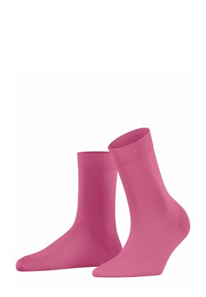 Roze katoenen enkel sokken met een gladde textuur, geribbelde boorden en een klassieke pasvorm, met een naadloos ontwerp.