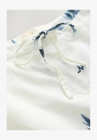 Non sélectionné, ecru navy palm print