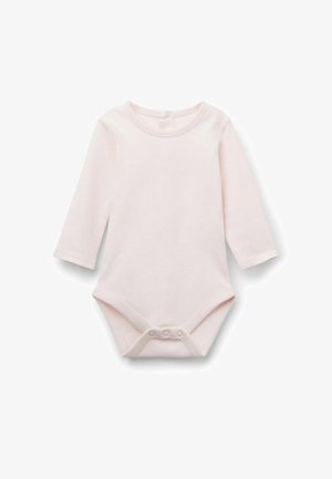 Dětský body s dlouhým rukávem vyrobený z jemné růžové bavlny. Má kulatý výstřih a zapínání na druky na spodní části pro snadné oblékání.