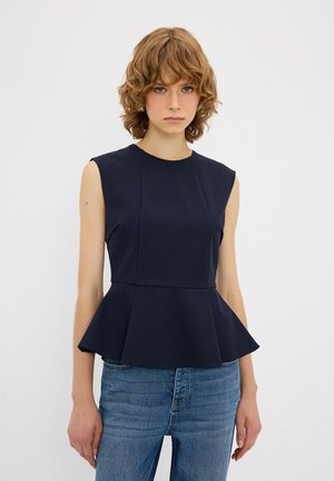 Marineblauw peplumtop met een ronde hals en een mouwloos ontwerp, gemaakt van een gladde stof; beschikt over verticale naden voor een gestructureerde pasvorm.