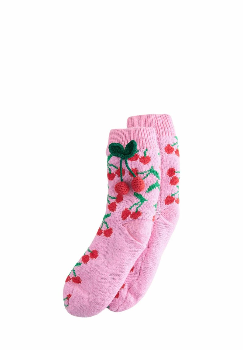 Sosete din bumbac roz cu un model de cireșe, având detalii cu frunze verzi și cireșe roșii, cu mansete ribbate și o textură moale.