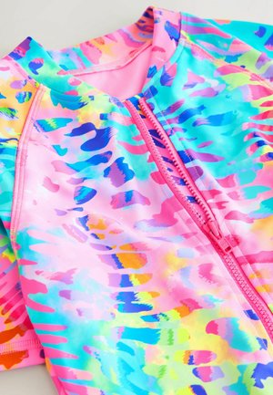 Bunter Shorty-Neoprenanzug mit einem abstrakten Muster in Pink, Blau und Grün, ausgestattet mit einem Frontreißverschluss und glattem, dehnbarem Material.