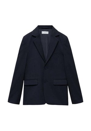 Blazer azul marino oscuro con solapas de muesca, dos bolsillos frontales con solapa, un bolsillo en el pecho y cierre de dos botones.