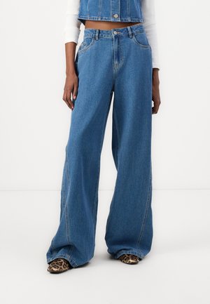 NMROBIE WIDE LEG J - Wide Leg - medium blue denim