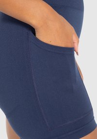 Smilodox TEMMY POCKET SEAMLESS - Leggings - marineblau