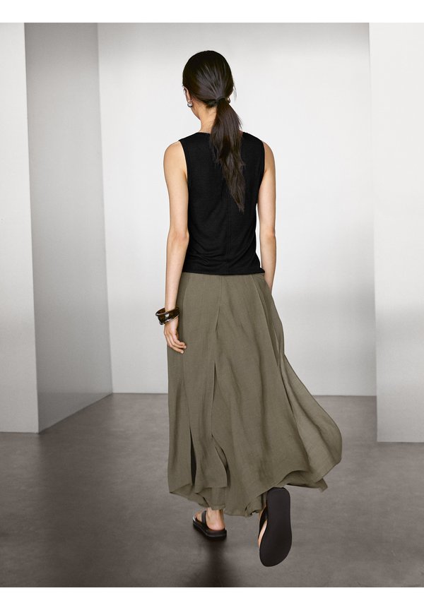 LONG FLOWING WITH RUFFLES - Maxi skirt2