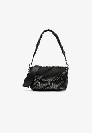 Mustmustriwidgete kott, millel on ahelaktsent ja millel on tähe- ja välguvõtmega kaunistused. Sisaldab pehmet rihma õlal või risti kandmiseks.