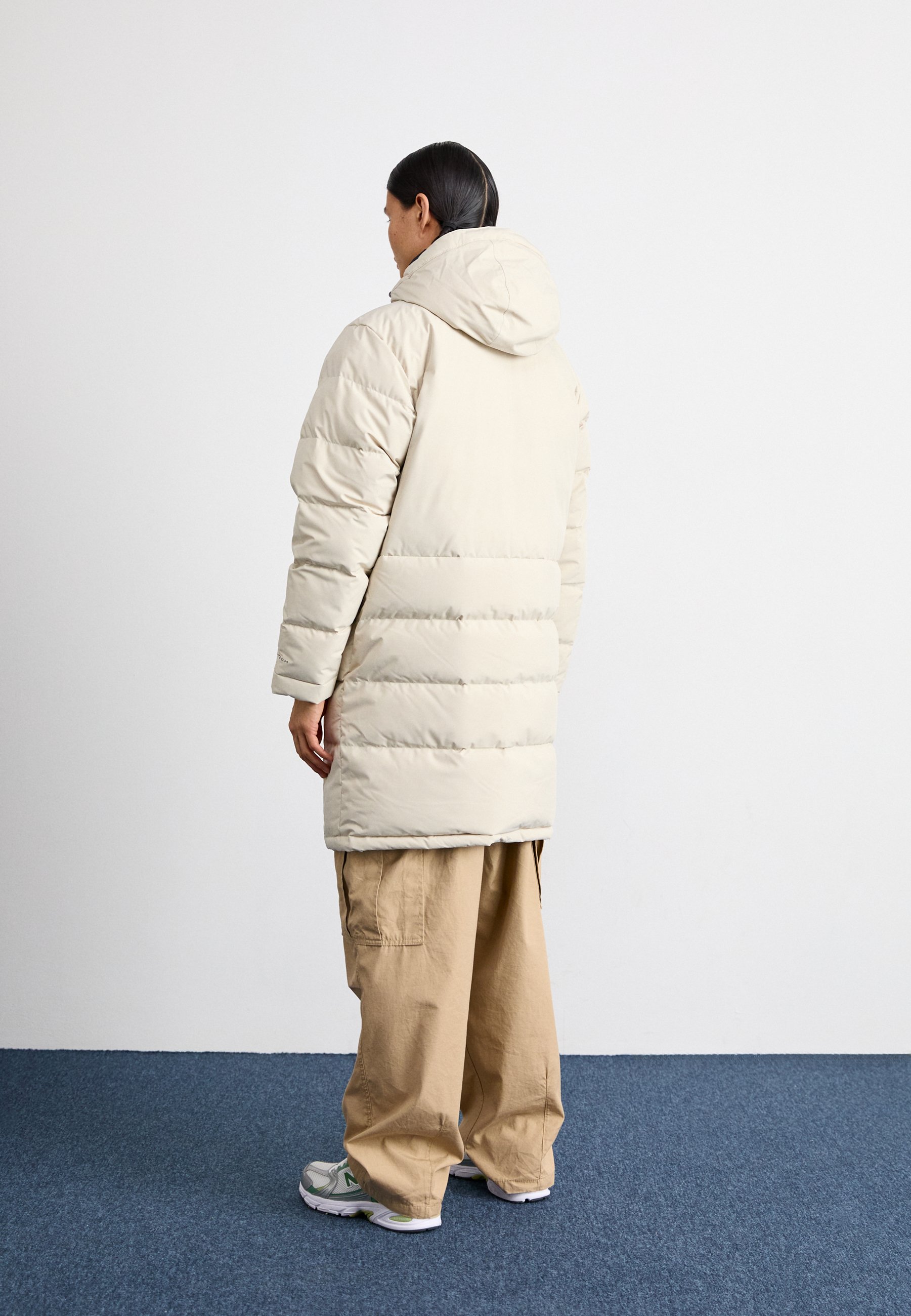 Columbia TOYAMA PASS™ II PARKA - Down coat - dark stone/beige