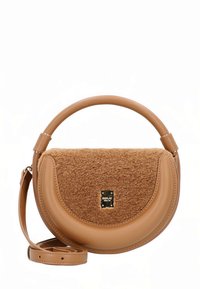 Tan rund håndtaske med en tekstureret brun uldfront og en glat læderkrop. Inkluderer et kort håndtag og en aftagelig crossbody-rem.