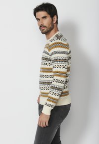 Koroshi Sweter