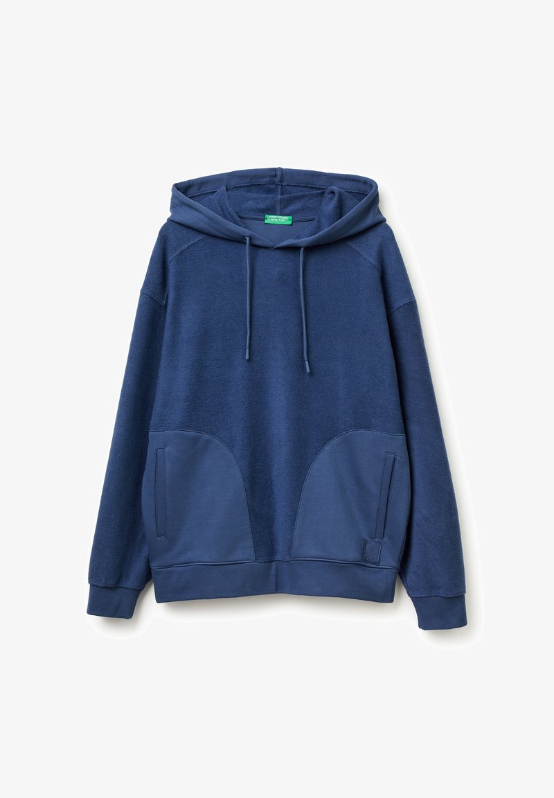 Sudadera azul marino confeccionada en tela suave, con un gran bolsillo frontal, cordones ajustables y puños y dobladillo acanalados.