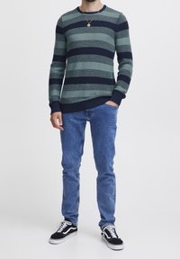 Blend Stickad tröja - blue