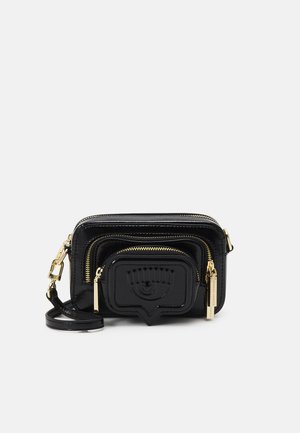 CHIARA FERRAGNI RANGE EYELIKE POCKET SKETCH - Borsa a mano - black