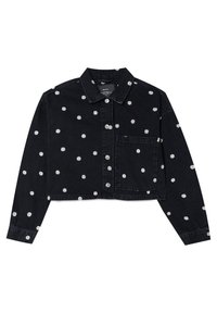 Czarna kurtka z denimu w krótkim fasonie, ozdobiona białą haftowaną stokrotką, z przodem na guziki, kołnierzykiem i jedną kieszenią na piersi.