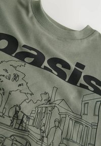 Unselected, khaki