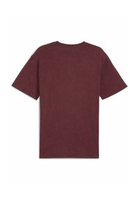 Burgunderfarvet bomulds T-shirt, korte ærmer, rund halsudskæring, afslappet pasform, ensfarvet, let tekstureret overflade, minimal syning.