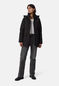 CASH-MERE Zimní kabát - schwarz