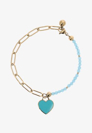 Lanț de aur și brățară cu mărgele albastre, cu un charm turcoaz în formă de inimă și o închizătoare aurie.