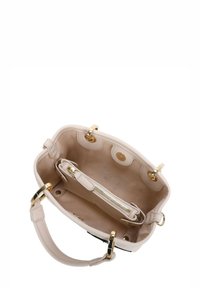 Borsa beige con esterno in pelle liscia, ferramenta dorata e tasca interna con zip. Design a apertura superiore con doppio manico.