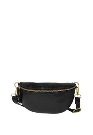 Sac banane en cuir noir avec fermeture éclair dorée et sangle ajustable équipée de fermoirs dorés sur fond blanc.