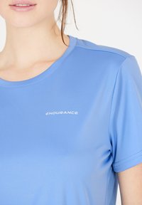 Endurance KEILY - T-shirt till träning - azurine