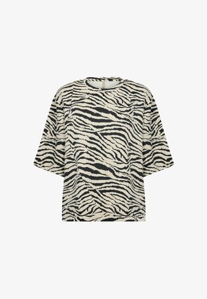 Camiseta de manga corta, de corte holgado, en beige con patrón de cebra negro. Presenta un cuello redondo y una textura de tela suave y lisa.