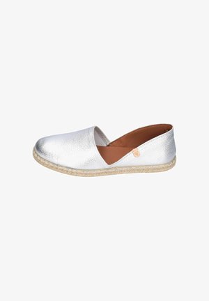 Silberne Espadrille zum Hineinschlüpfen mit strukturiertem Lederobermaterial, hellbraunem Innenfutter und genähter Jutesohle.