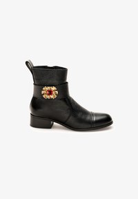 Unselected, schwarz rot gold