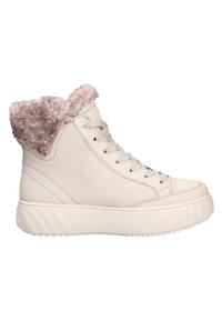 Baskets montantes beiges en cuir, dotées d'un col en fausse fourrure beige et agréable, d'une semelle en caoutchouc et de lacets gris avec des détails de couture visibles.