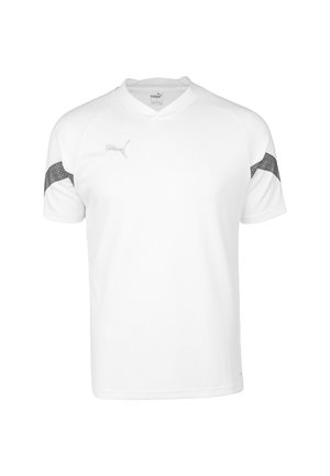 Witte sporttrui gemaakt van ademend materiaal met korte mouwen. Zwarte patroonaccenten op de schouders. Heeft een v-hals ontwerp en een logo.