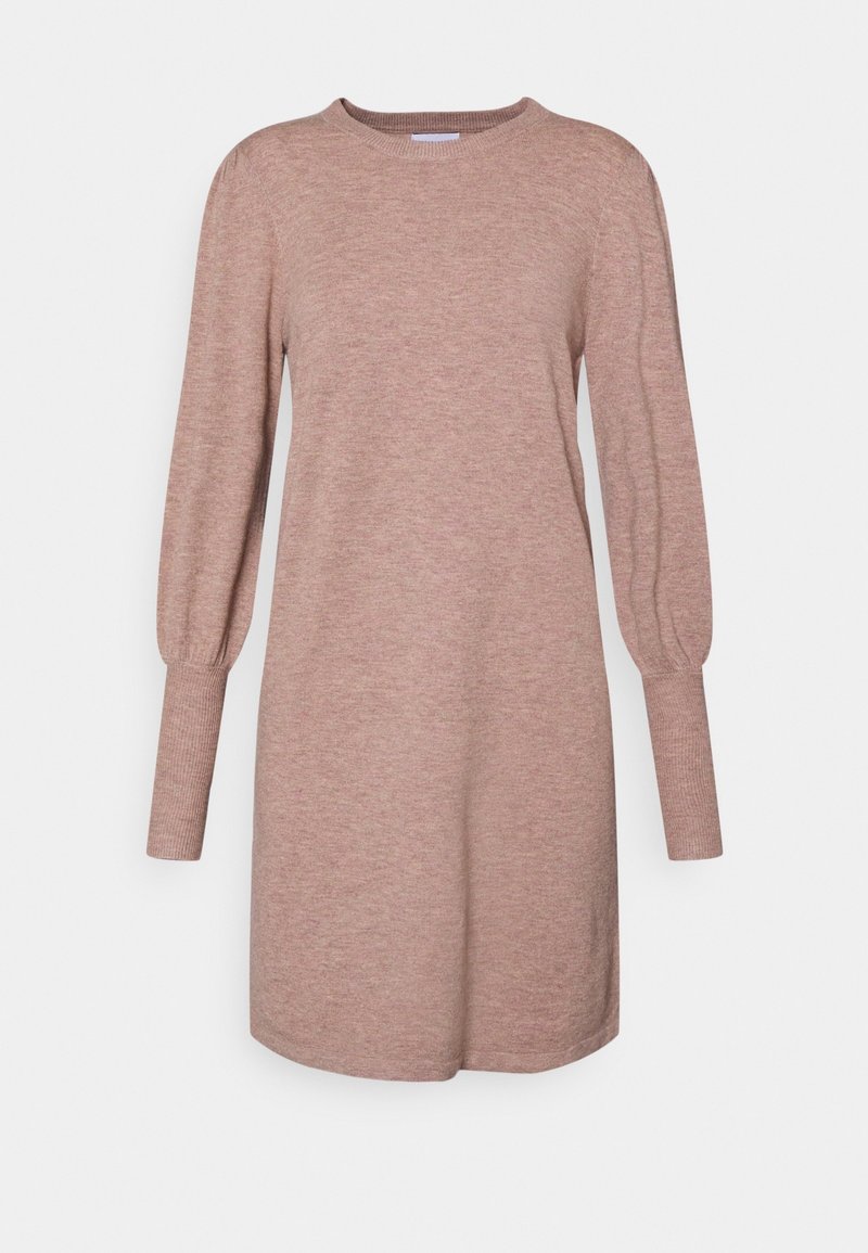 Robe-pull en maille rose poudré avec manches longues bouffantes, poignets côtelés et encolure ronde.