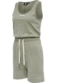 Combinaison sans manches en tissu texturé de couleur vert olive. Elle dispose d'une taille élastique avec cordon de serrage et de deux poches latérales.