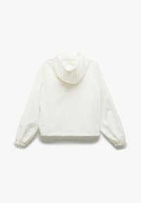 Witte cropped jack met een capuchon, elastische manchetten en een glad, lichtgewicht materiaal. Eenvoudig design, zonder zichtbare patronen of accenten.