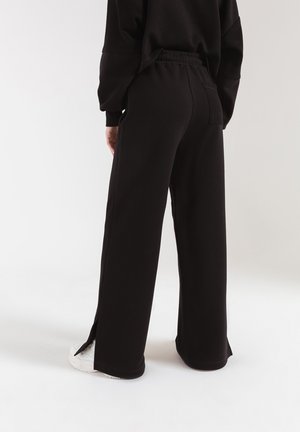 SPODNIE DAMSKIE WIRGINIA - Pantalon classique - black