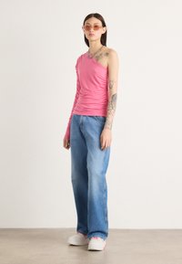 Tommy Jeans THE BROOKLYN - Sneakers low - preppy pink