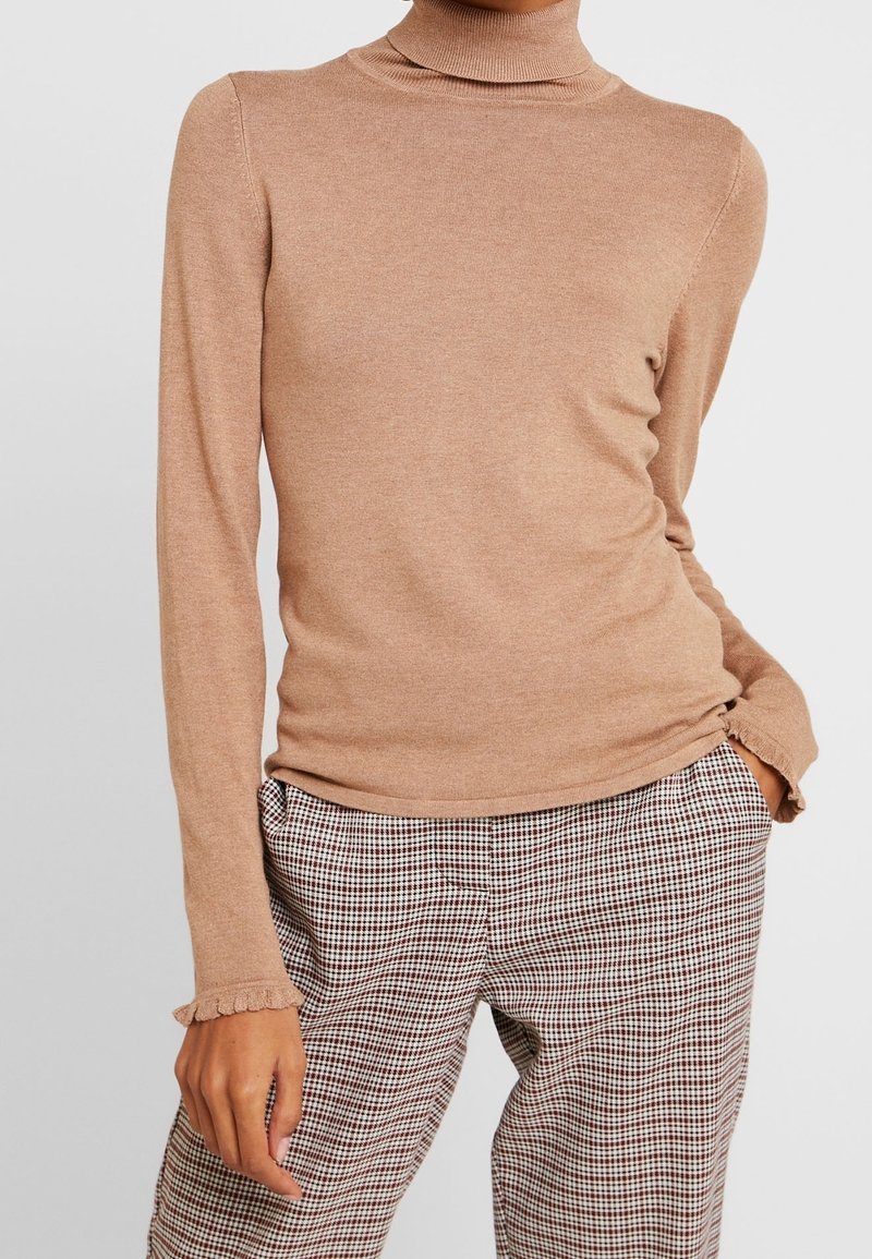 comma Sweter