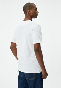 Koton - T-shirt basic
