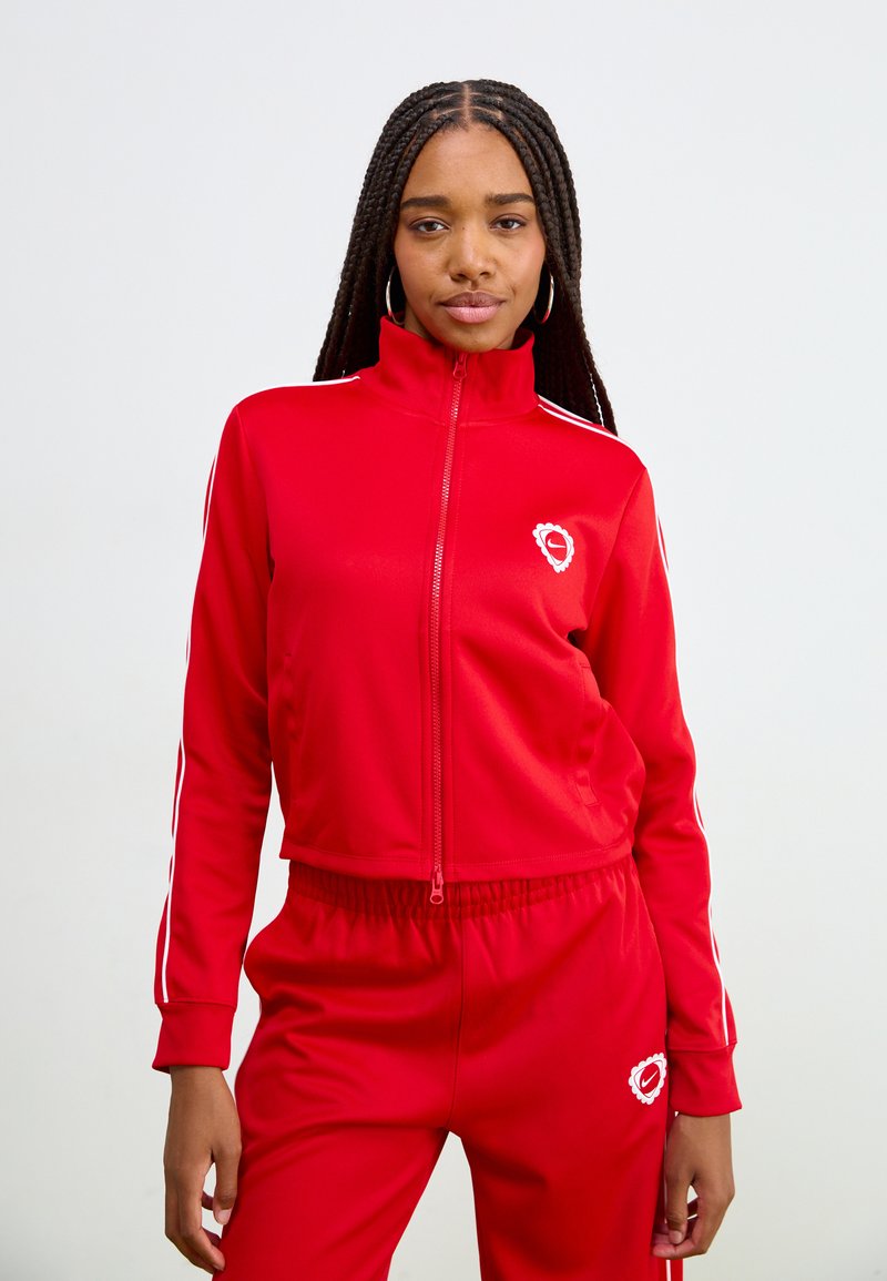 Nike Sportswear - Treniņjaka - university red/white, Palielināt