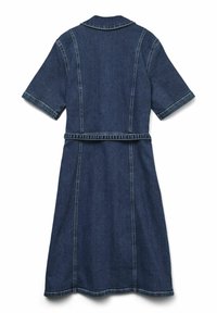 Jeansklänning med korta ärmar, krage, cinchad midja och A-linjesilhuett. Har kontrastsömmar och en knälång fåll.