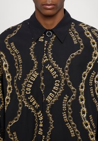 Versace Jeans Couture CHAIN - Chemise - black/gold