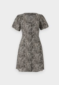 Robe à manches courtes avec un imprimé léopard, dotée d'un col en V et d'une fermeture à boutons sur le devant, fabriquée en tissu léger aux tons neutres.